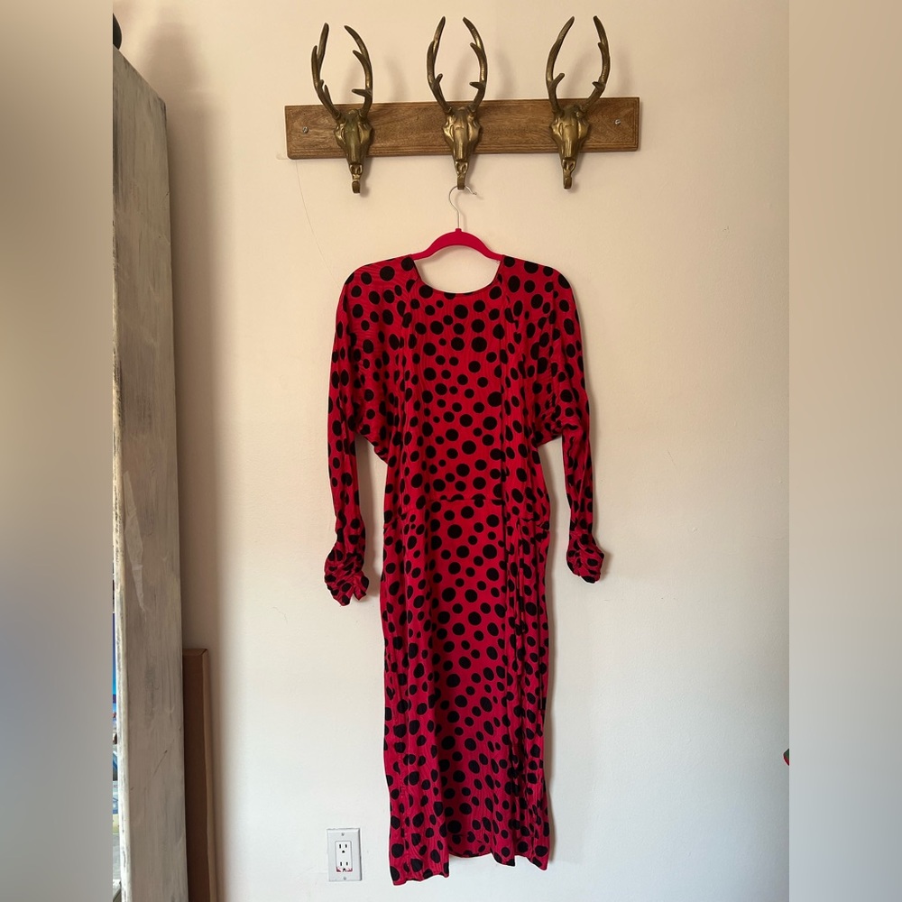 Amazing vintage hot pink polka dot dress, 100% silk dress. Great condition!